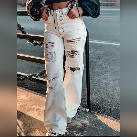 Super cute high waist jeans!! - Picture 1 of 2